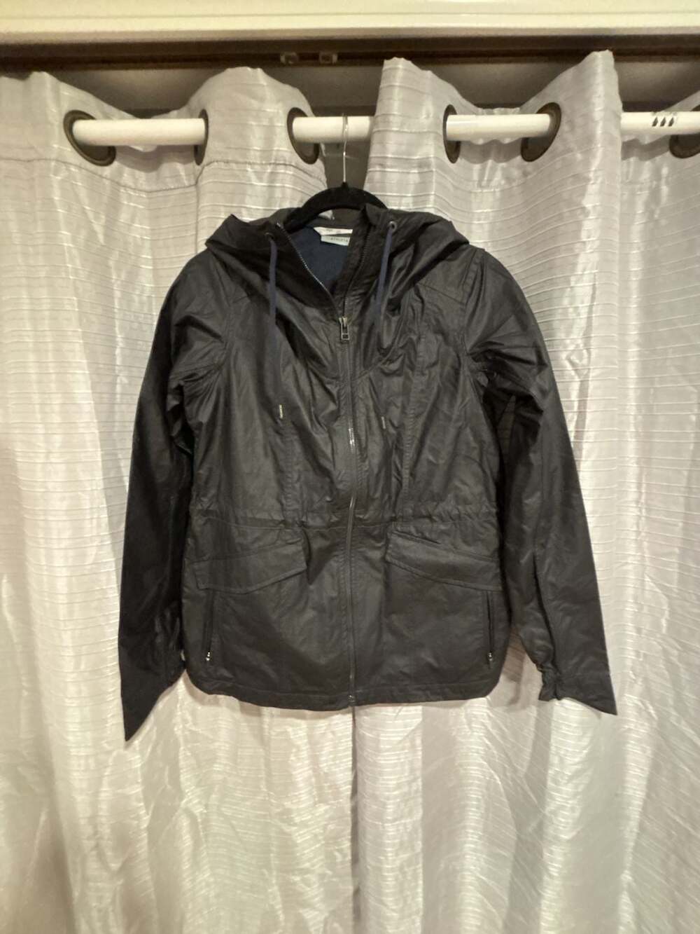Athleta Outbound Jacket Size XXS Black Rain Coat Hooded Waterproof